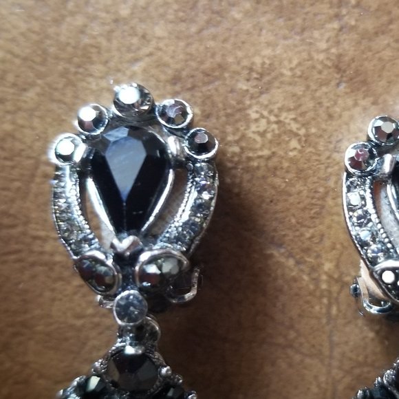 RARE VINTAGE JOSE & MARIA BARRERA BLACK CRYSTAL DROP EVENING CHANDELIER EARRINGS - Picture 4 of 12